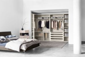 Kettnaker_Schlafzimmer_Schlafraeume_Schlafen_ALEA_Kleiderschrank_offen_(3)