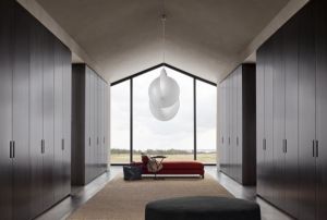 Poliform-Ankleidezimmer-begehbarer-Kleiderschrank